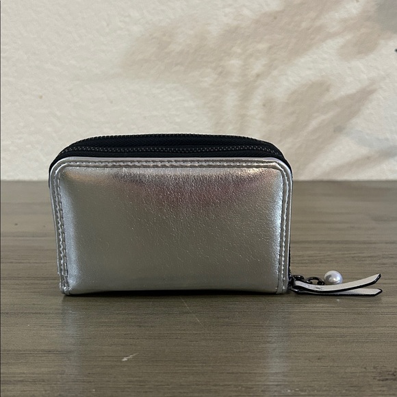 Juicy Couture Black and Silver Zip Wallet String Of Pearls - Picture 2 of 8